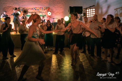 Limoges'Hop #5

Partage libre à des fins non promotionnelles ou commerciales, en créditant l'auteur (@lightexmachina).

© Alexandre - LIGHT EX MACHINA 2023, tous droits réservés.